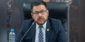 Fiscalía involucra a congresista Carlos Zeballos en caso de corrupción municipal Fiscalía involucra a congresista Carlos Zeballos en caso de corrupción municipal