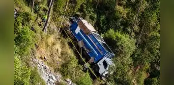 Seis muertos y cinco heridos tras volcadura de camión ocasionada por asalto a balazos en Cusco