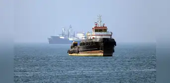 Un petrolero es bombardeado en el estrecho de Ormuz mientras Irán y Estados Unidos mantienen un agrietado acuerdo