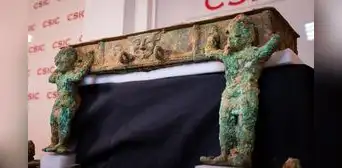 Hallan en España un carro ceremonial de bronce de Tarteso sin precedentes y con figuras mitológicas de hace 2.500 años