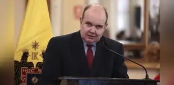 Rafael López Aliaga busca ayuda del Congreso y pide que le informe al JNE que no asumirá como senador Rafael López Aliaga busca ayuda del Congreso y pide que le informe al JNE que no asumirá como senador