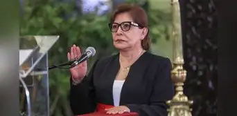María Cuadros Espinoza presenta su renuncia irrevocable al cargo de ministra de Educación