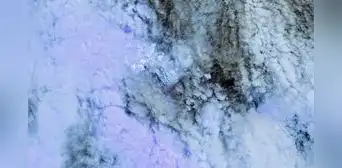 La NASA detecta desde el espacio una rara erupción volcánica submarina que estaría creando una nueva isla en la Tierra