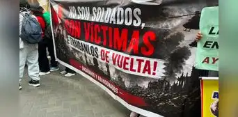 Familiares de peruanos captados para ir a la guerra en Rusia exigen reunión con el canciller