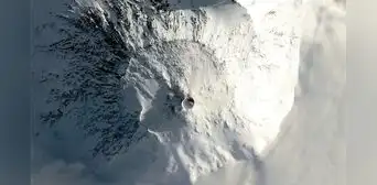 Los científicos no pueden creer lo que ven: este volcán está arrojando oro puro en el aire