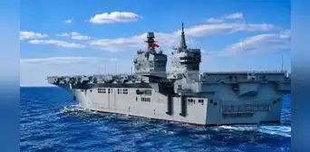 El gigante naval chino de 40.000 toneladas podría operar aviones de combate y grandes drones desde su cubierta