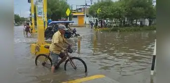 Inundaciones y deslizamientos amenazan a 40 distritos de Piura ante posible Fenómeno de El Niño de mayor intensidad Inundaciones y deslizamientos amenazan a 40 distritos de Piura ante posible Fenómeno de El Niño de mayor intensidad
