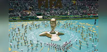 El fútbol cada vez se parece más a otro deporte: FIFA rompe sus normas e implemetará descanso de 30 minutos en final del Mundial 2026 El fútbol cada vez se parece más a otro deporte: FIFA rompe sus normas e implemetará descanso de 30 minutos en final del Mundial 2026