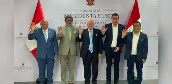 Keiko Fujimori se reune con Carlos Bruce y otros alcaldes distritales de Lima en sede de Fuerza Popular