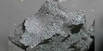 Cae un meteorito en un dormitorio y revela química de otro mundo: su asteroide creó los ingredientes para la vida