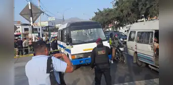 Atacan cúster en plena ruta y hieren a pasajera en Los Olivos: PNP no descarta móvil de extorsión Atacan cúster en plena ruta y hieren a pasajera en Los Olivos: PNP no descarta móvil de extorsión