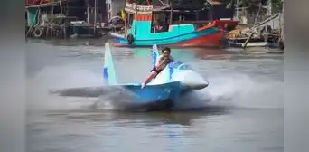 No es un avión de combate, sino una moto acuática: el modelo inspirado en el Sukhoi Su-35 que navega a 75 km/h con dos motores y un diseño digno de un caza militar No es un avión de combate, sino una moto acuática: el modelo inspirado en el Sukhoi Su-35 que navega a 75 km/h con dos motores y un diseño digno de un caza militar