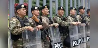 Mesa Directiva aprobó compensación extraordinaria para efectivos PNP y FF.AA que brindan seguridad en el Congreso Mesa Directiva aprobó compensación extraordinaria para efectivos PNP y FF.AA que brindan seguridad en el Congreso