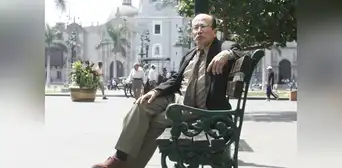 Eduardo González Viaña: “Siempre ha habido mujeres como Manuela Sáenz. Lo que ocurre es que el patriarcalismo arcaico ha impedido hasta mencionarlas" Eduardo González Viaña: “Siempre ha habido mujeres como Manuela Sáenz. Lo que ocurre es que el patriarcalismo arcaico ha impedido hasta mencionarlas"