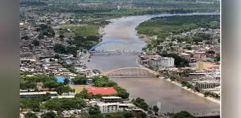 Ingeniero advierte que el río Piura solo puede conducir la mitad del caudal registrado durante El Niño de 1998 Ingeniero advierte que el río Piura solo puede conducir la mitad del caudal registrado durante El Niño de 1998