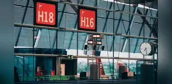 China construye un gigantesco aeropuerto sobre una isla artificial de 20 km²: el mayor desafío no está en la ingeniería China construye un gigantesco aeropuerto sobre una isla artificial de 20 km²: el mayor desafío no está en la ingeniería