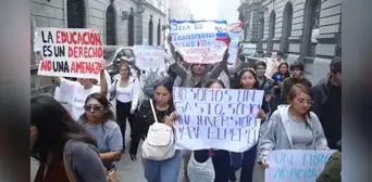 Keiko Fujimori anuncia más becas y retorno del PRONAA, sin política educativa clara Keiko Fujimori anuncia más becas y retorno del PRONAA, sin política educativa clara