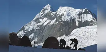 Nueva tragedia en el Huascarán: turista chileno fallece y otro resulta herido tras caer de la montaña en Áncash