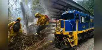 Cusco: restablecen servicio ferroviario entre Ollantaytambo y Machupicchu tras inspección por incendio forestal Cusco: restablecen servicio ferroviario entre Ollantaytambo y Machupicchu tras inspección por incendio forestal