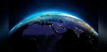 Científicos observan el núcleo fundido de la Tierra y detectan que cambió repentinamente de dirección Científicos observan el núcleo fundido de la Tierra y detectan que cambió repentinamente de dirección