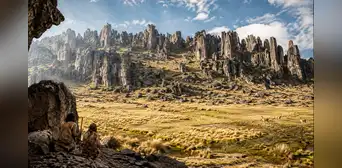 Este país de Sudamérica alberga el bosque de piedras más grande: sus gigantescas formaciones revelan un pasado de 10.000 años