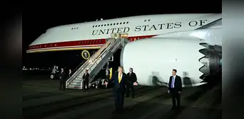 Supuesta amenaza iraní obligó a Trump a cambiar de avión oculto en un vehículo de catering tras cumbre de la OTAN