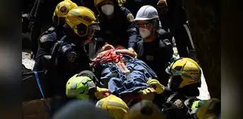 "Momento de mucho dolor": misiones de rescate se intensifican en Colombia tras terremoto que deja al menos 240 muertos "Momento de mucho dolor": misiones de rescate se intensifican en Colombia tras terremoto que deja al menos 240 muertos