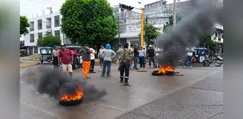 Paros y bloqueos contra el alza de precios del combustible golpean Ucayali, Loreto, Arequipa y Tacna Paros y bloqueos contra el alza de precios del combustible golpean Ucayali, Loreto, Arequipa y Tacna