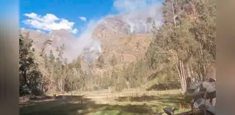 Reportan incendio forestal en Yauyos y vecinos alertan falta de acciones para controlarlo
