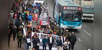 Transportistas dan ultimátum de 48 horas al Gobierno por alza de combustibles y extorsiones: advierten protestas a nivel nacional Transportistas dan ultimátum de 48 horas al Gobierno por alza de combustibles y extorsiones: advierten protestas a nivel nacional