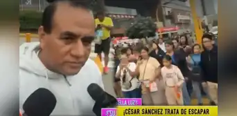 César Sánchez, exdirector de La Bella Luz, reaparece en público y es abucheado tras ser captado en centro comercial: "Asqueroso" César Sánchez, exdirector de La Bella Luz, reaparece en público y es abucheado tras ser captado en centro comercial: "Asqueroso"