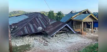 Un fuerte terremoto sacude Indonesia: las imágenes del sismo que dejó graves daños en viviendas y edificios