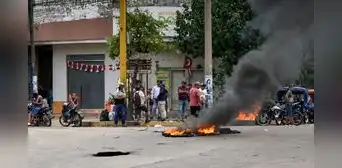 Transportistas dan plazo al Gobierno por alza de combustibles y advierten protestas en 8 regiones Transportistas dan plazo al Gobierno por alza de combustibles y advierten protestas en 8 regiones