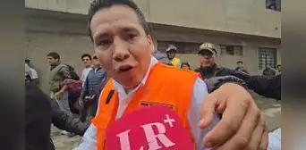 Alcalde de Villa El Salvador es retirado tras reclamos de vecinos de zona afectada por inundaciones Alcalde de Villa El Salvador es retirado tras reclamos de vecinos de zona afectada por inundaciones