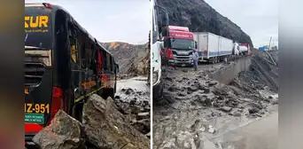 Arequipa: rocas caen sobre vehículos y pasajeros quedan varados por lluvias intensas y deslizamientos