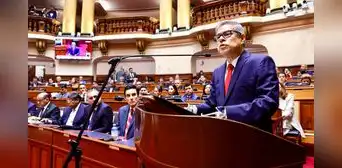 Luis Galarreta y sus ministros exponen ante diputados propuestas sin explicar cómo las concretarán