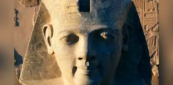 Después de 96 años de búsqueda, los arqueólogos por fin encontraron la mitad que faltaba de una estatua legendaria