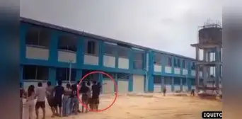 Impactante video previo a la tragedia en Iquitos: escolares jalaban con sogas un tanque de agua antes de que la estructura colapsara