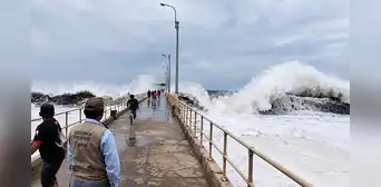 Olas duplicarán su altura en la costa peruana: advierten oleajes anómalos y estas serán las zonas con mayor impacto Olas duplicarán su altura en la costa peruana: advierten oleajes anómalos y estas serán las zonas con mayor impacto