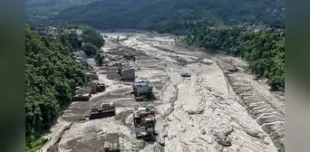 Inundaciones arrasan Nepal: ¿Cómo se habría originado la avalancha de hielo y rocas con olas de hasta 6 metros de altura?