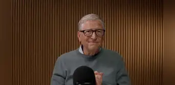 Bill Gates lanza advertencia global sobre la revolución de la IA: "Uno de los periodos más turbulentos de la historia humana"