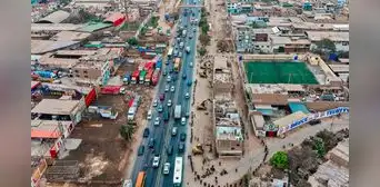 Demuelen viviendas ocupados por años en Puente Piedra para ampliar vías de la Panamericana Norte Demuelen viviendas ocupados por años en Puente Piedra para ampliar vías de la Panamericana Norte