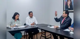 Gobernadores exhortan a Fujimori para que sus diputados y senadores no ejerzan presiones y amenazas Gobernadores exhortan a Fujimori para que sus diputados y senadores no ejerzan presiones y amenazas