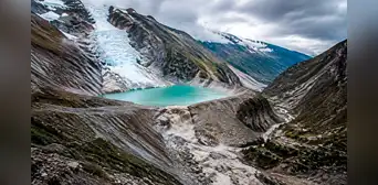 ¿Qué es un GLOF, el “tsunami del cielo” vinculado al desastre glaciar que golpeó Nepal y China y también podría ocurrir en Perú?