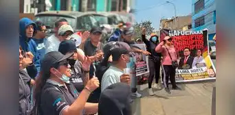 Trabajadores de tres sindicatos protestan contra la Diris Lima Norte por pagos pendientes desde hace 5 meses Trabajadores de tres sindicatos protestan contra la Diris Lima Norte por pagos pendientes desde hace 5 meses