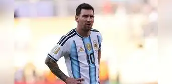 Lionel Messi anuncia su retiro de la selección argentina tras más de 20 años: "Fue una decisión que dolió y duele en el alma" Lionel Messi anuncia su retiro de la selección argentina tras más de 20 años: "Fue una decisión que dolió y duele en el alma"