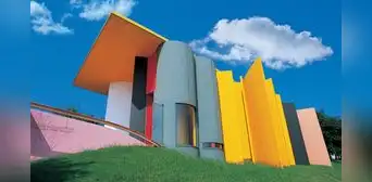 Los 8 edificios más coloridos del mundo que sorprenden por su arquitectura y convierten ciudades enteras en auténticas obras de arte Los 8 edificios más coloridos del mundo que sorprenden por su arquitectura y convierten ciudades enteras en auténticas obras de arte