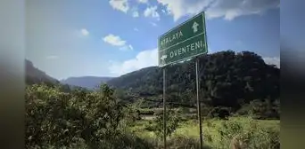 Hasta 12 horas de camino para dictar clases en la Amazonía: hablar una lengua originaria multiplica el analfabetismo rural