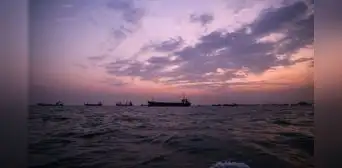 Irán responde a EE. UU. con misiles contra un portaaviones y ataques a petroleros en el estrecho de Ormuz Irán responde a EE. UU. con misiles contra un portaaviones y ataques a petroleros en el estrecho de Ormuz