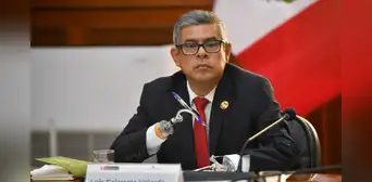 Comisión de Constitución cita a Luis Galarreta para que sustente alcances del pedido de facultades